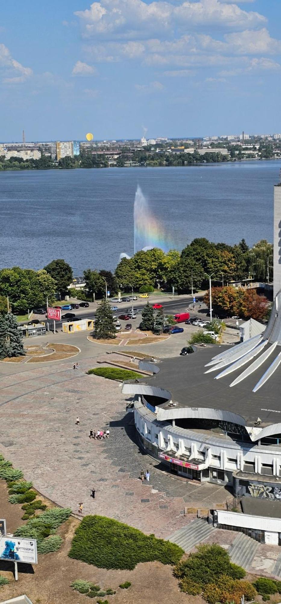 Most City Riverview Dnipro Bagian luar foto